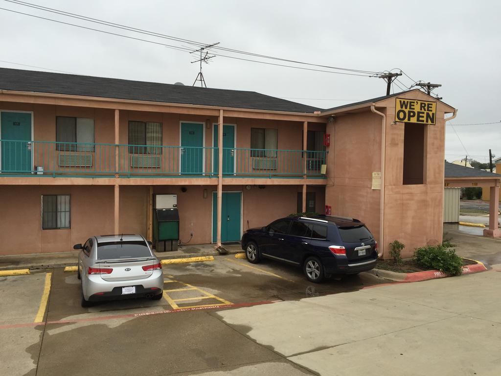 Crown Inn Grand Prairie Εξωτερικό φωτογραφία