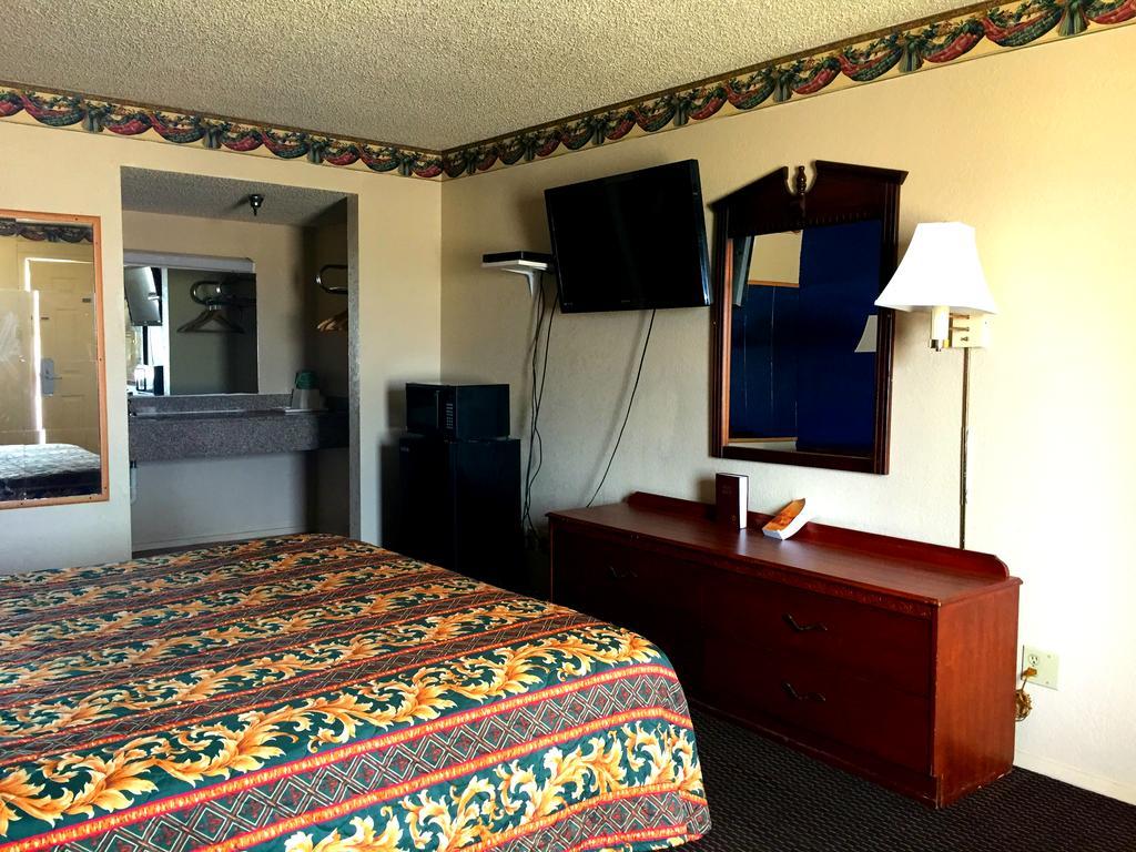 Crown Inn Grand Prairie Εξωτερικό φωτογραφία