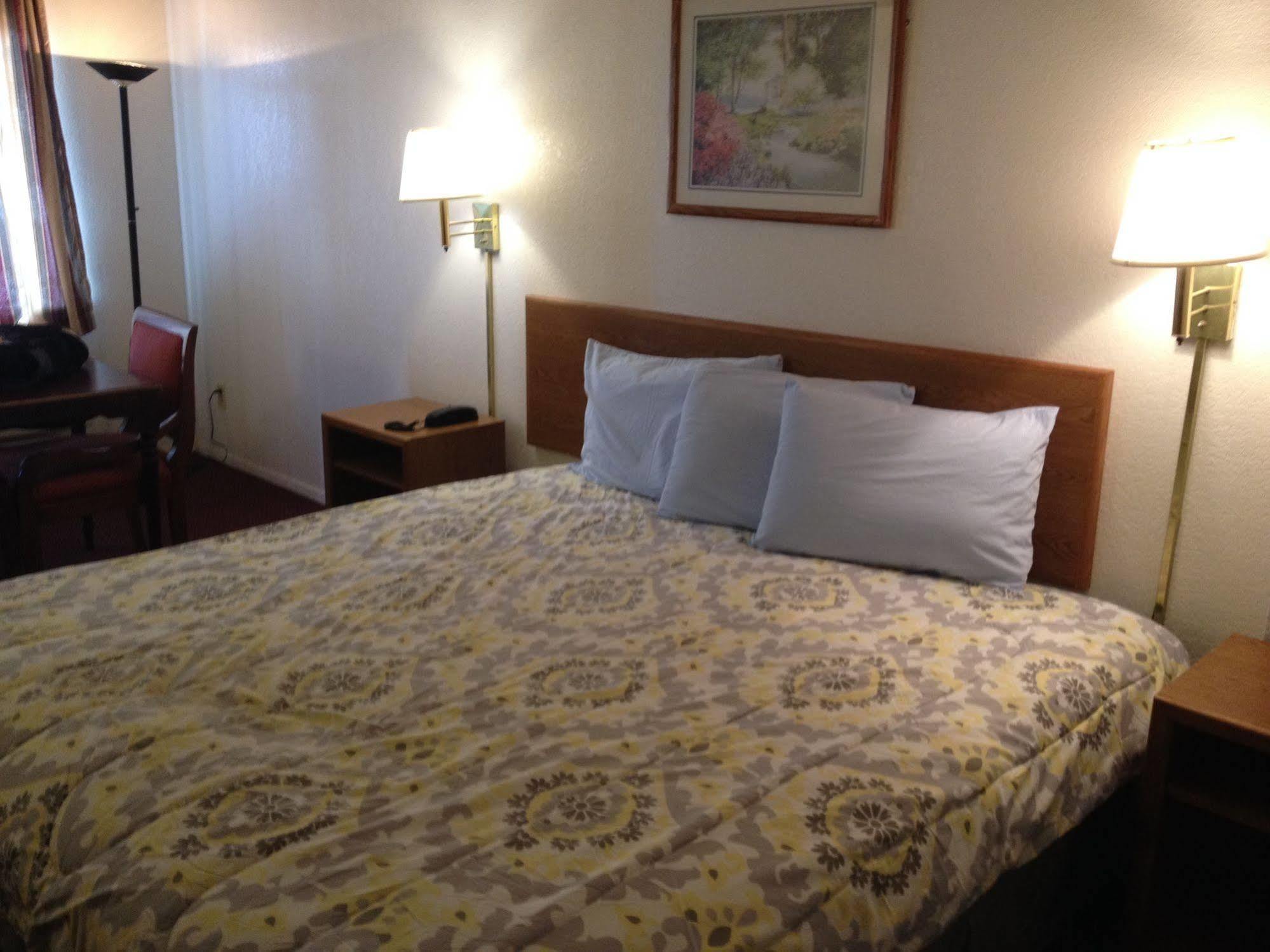Crown Inn Grand Prairie Εξωτερικό φωτογραφία