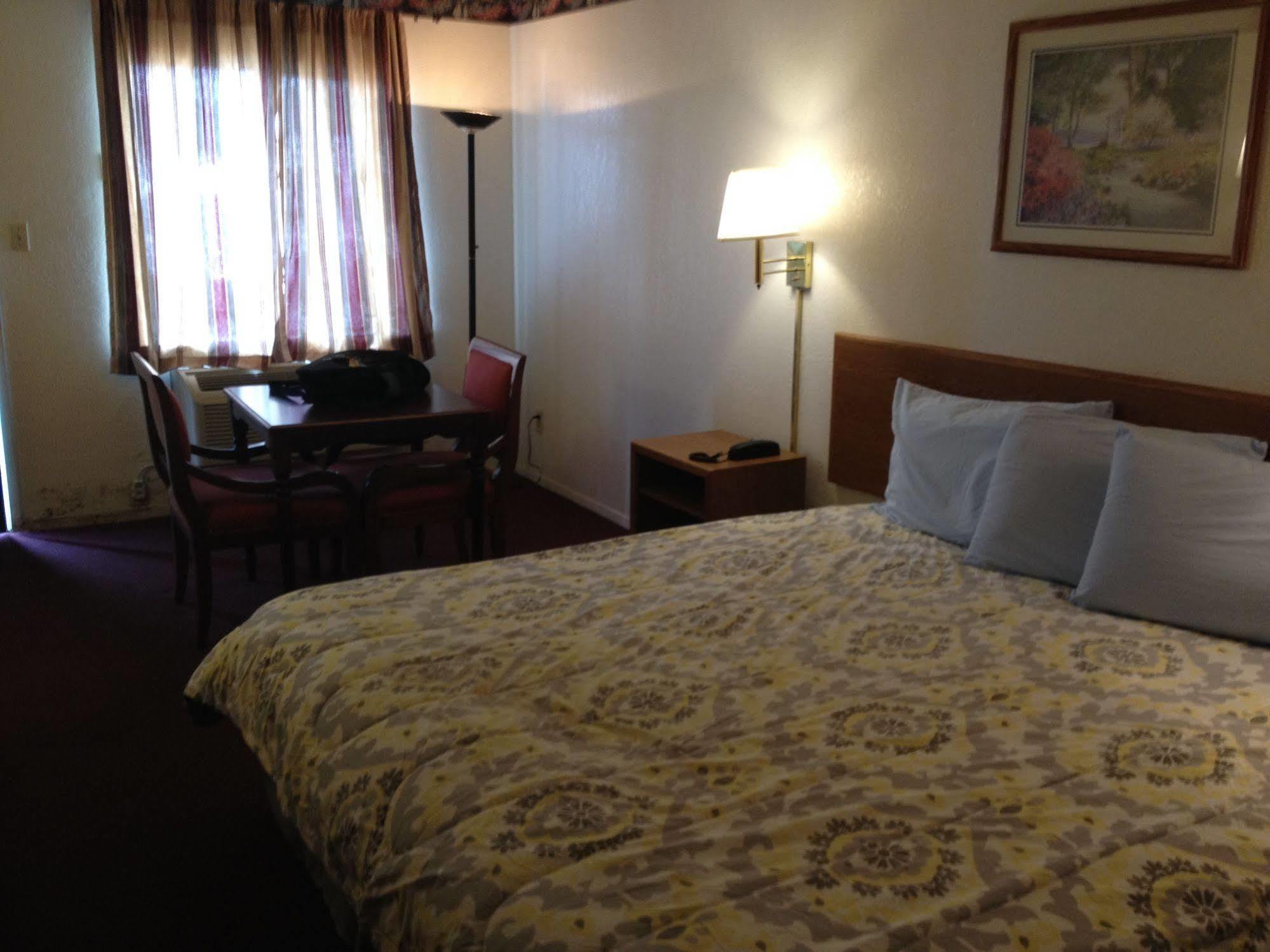 Crown Inn Grand Prairie Εξωτερικό φωτογραφία