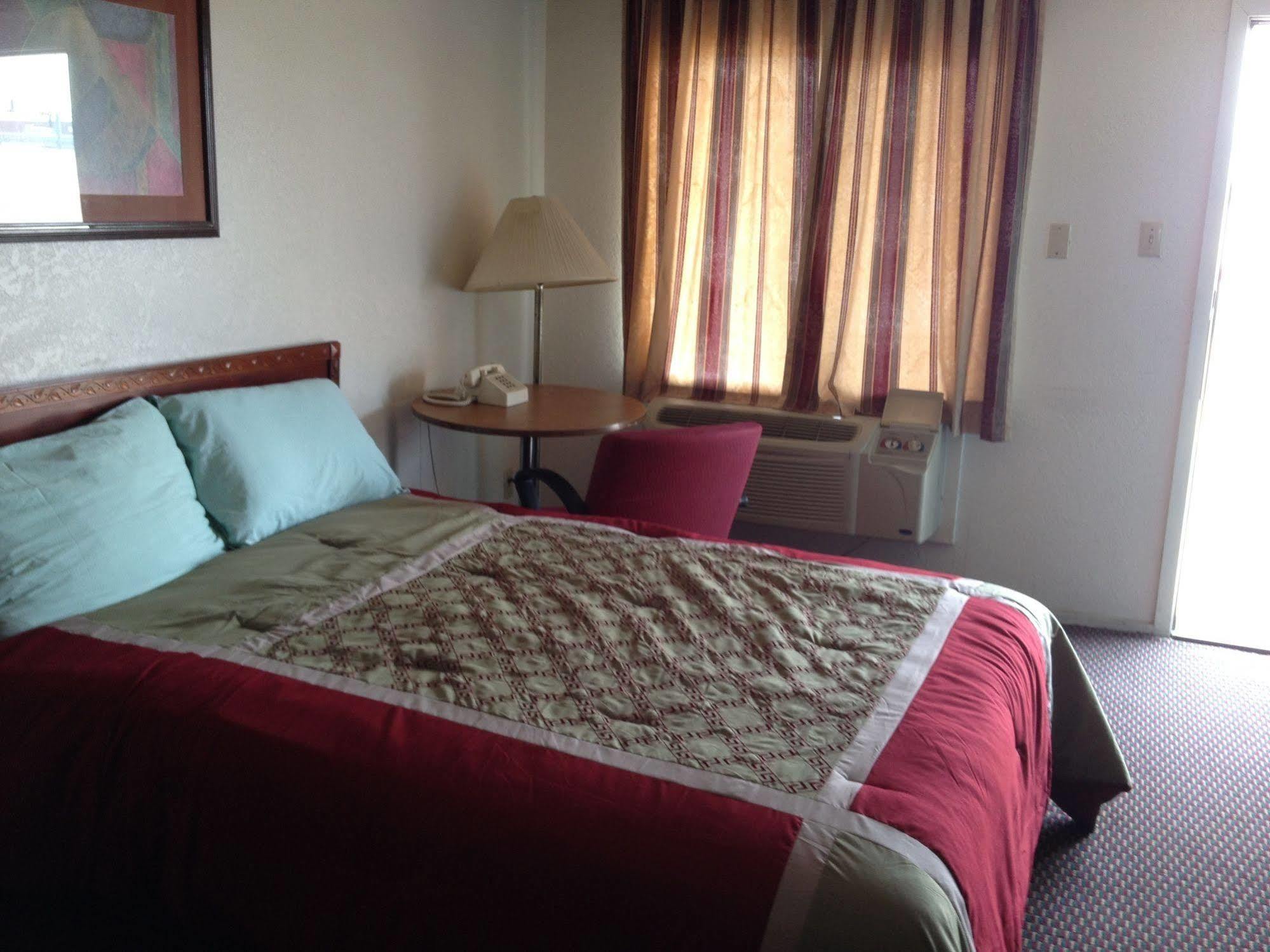 Crown Inn Grand Prairie Εξωτερικό φωτογραφία