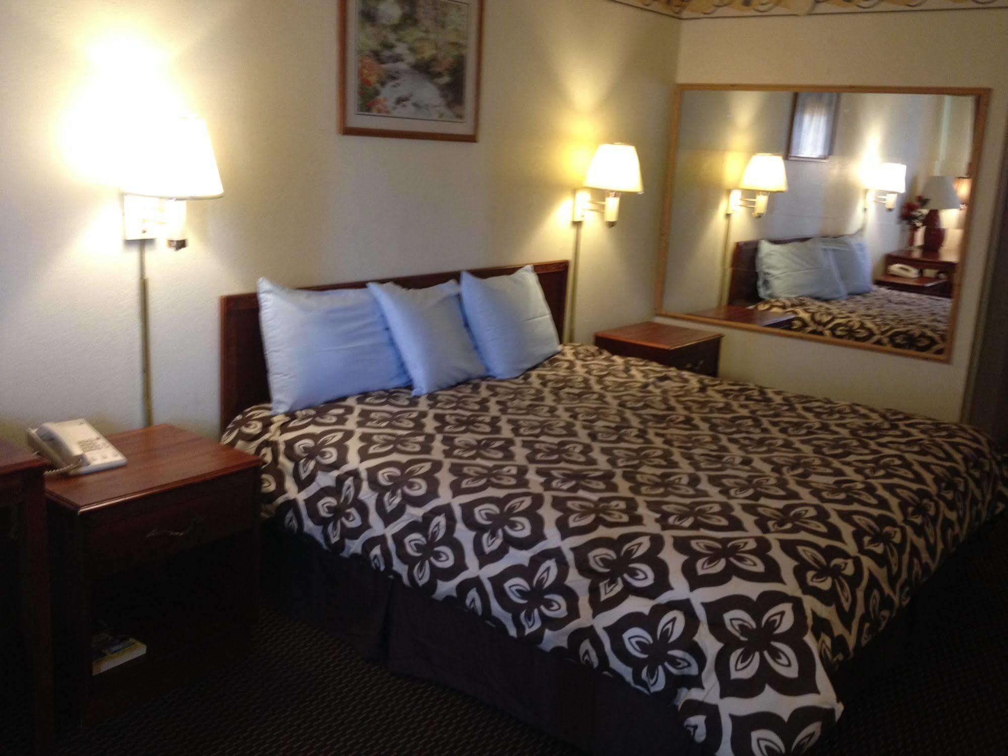 Crown Inn Grand Prairie Εξωτερικό φωτογραφία